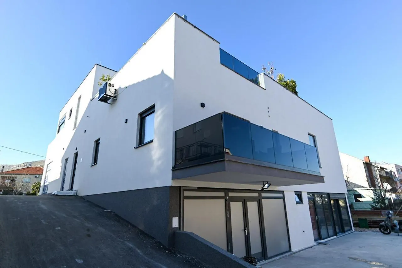 Apartments By The Sea Trogir - 21215 contacts