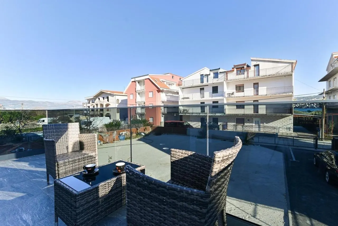 Apartments By The Sea Trogir - 21215 Kroatien